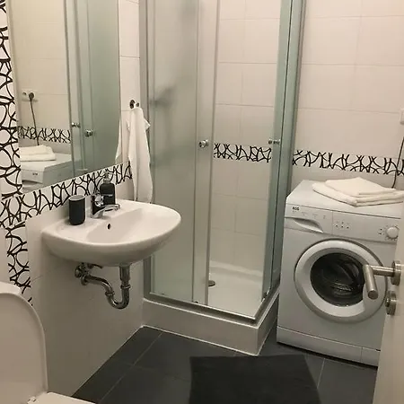 New Moder In The Centre